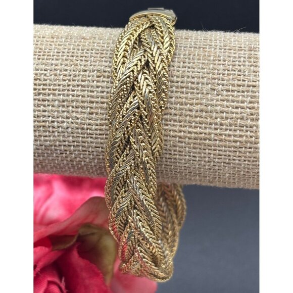 Pretty Gold Tone Braided Chain Bracelet 8" Statement Piece - Picture 1 of 6